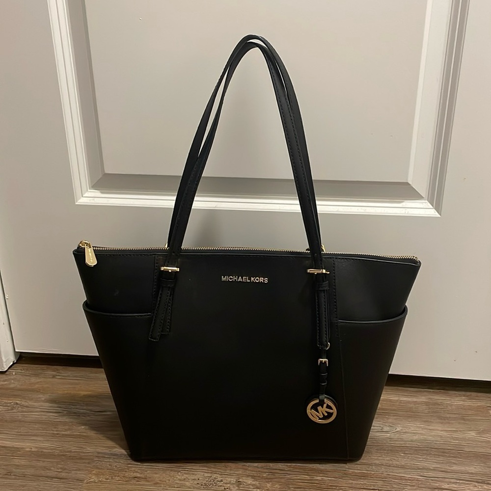 Charlotte Large Saffiano Leather Top-Zip Tote Bag